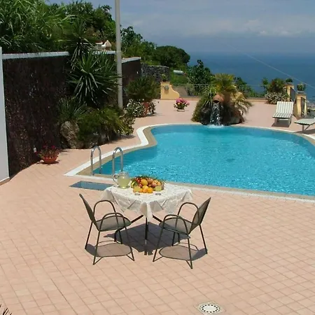 Cretaio Sleeps 5 Pool 아파트 이스키아