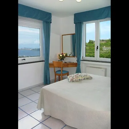 Cretaio Sleeps 5 Pool 이스키아